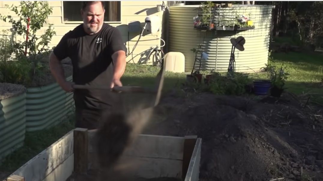 How to Fill Raised Vegetable Garden Beds and SAVE Money