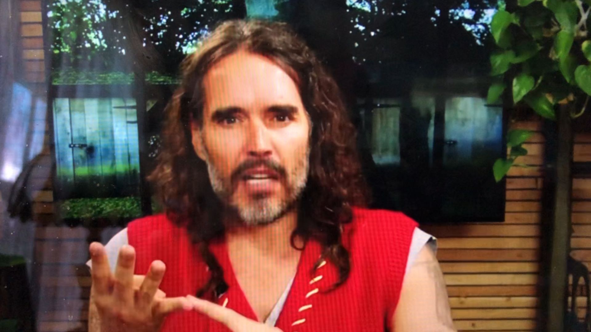 “IT’S A LIE” Tucker Declares WAR On Fox News  Russell Brand With Critical Thoughts